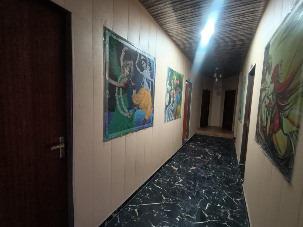 Yamnotri Dham Hotel Vrindavan Exterior photo